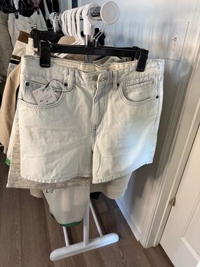 Zara Light Wash Denim Shorts in Off-White